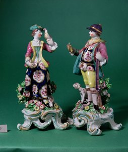 スポーツマンと彼の仲間の弓のペアのペア、1760年頃（磁器） 作： English School
